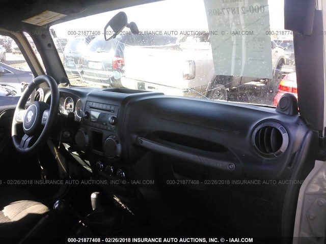 1J4AA2D14BL555643 - 2011 JEEP WRANGLER SPORT თაფლისფერი ფოტო 5