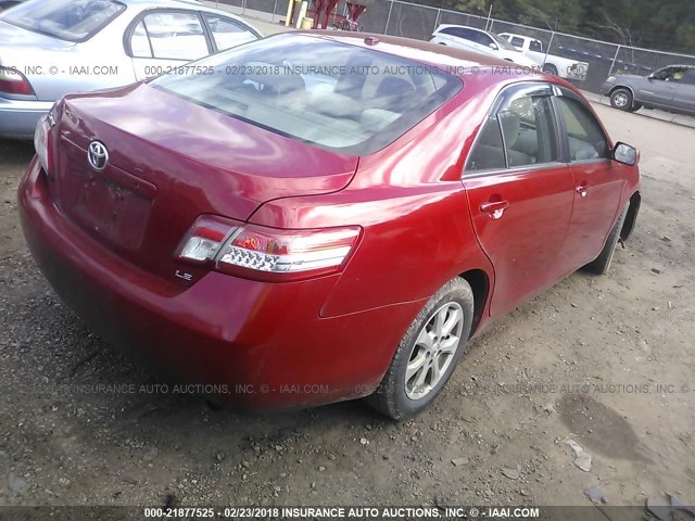 4T1BF3EKXBU156895 - 2011 TOYOTA CAMRY SE/LE/XLE RED photo 4