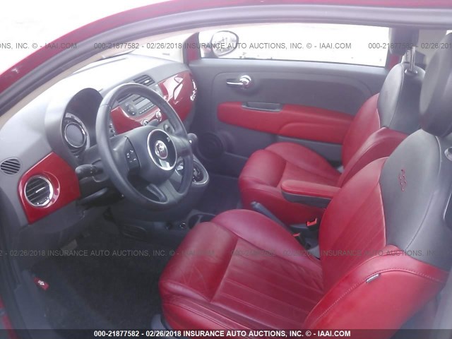 3C3CFFER3CT223277 - 2012 FIAT 500 LOUNGE RED photo 5