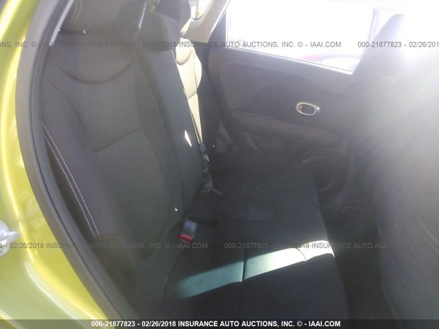 KNDJN2A26E7707751 - 2014 KIA SOUL GREEN photo 8