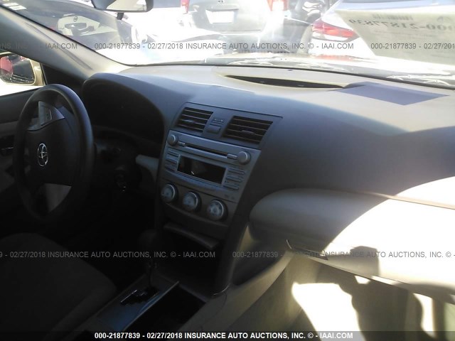 4T1BF3EKXBU702384 - 2011 TOYOTA CAMRY SE/LE/XLE BEIGE photo 5