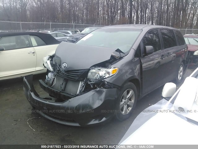 5TDZK3DC4CS200808 - 2012 TOYOTA SIENNA GRAY photo 2