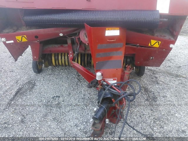 942185 - 1997 NEW HOLLAND 664  RED photo 6