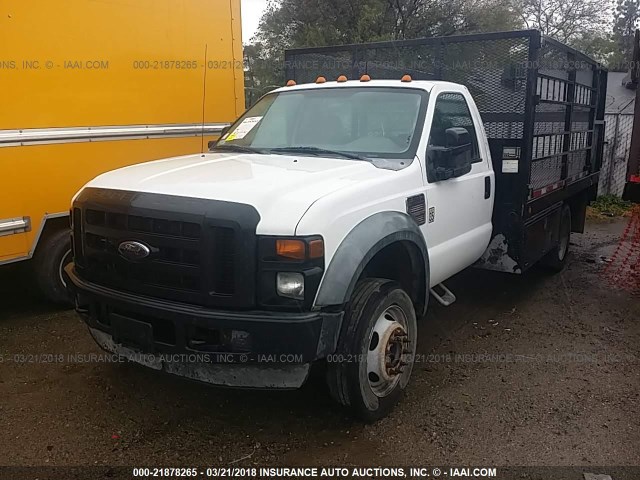 1FDAF5GR6AEA82935 - 2010 FORD F550 SUPER DUTY WHITE photo 2