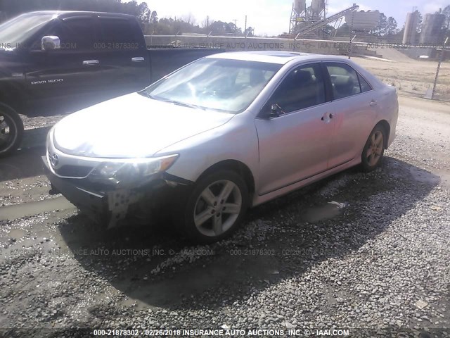 4T1BF1FK3CU069019 - 2012 TOYOTA CAMRY SE/LE/XLE SILVER photo 2