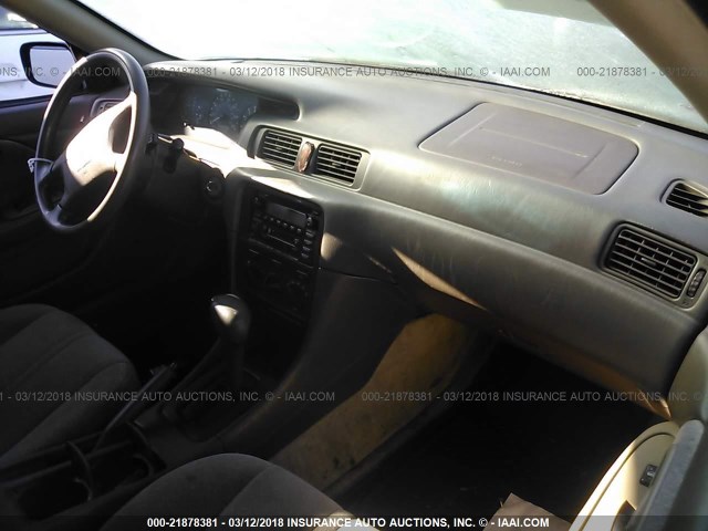 4T1BG22K3YU013050 - 2000 TOYOTA CAMRY CE/LE/XLE 金色 照片 5