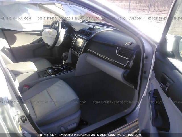 4T1BF1FK2CU517430 - 2012 TOYOTA CAMRY SE/LE/XLE 银色 照片 5