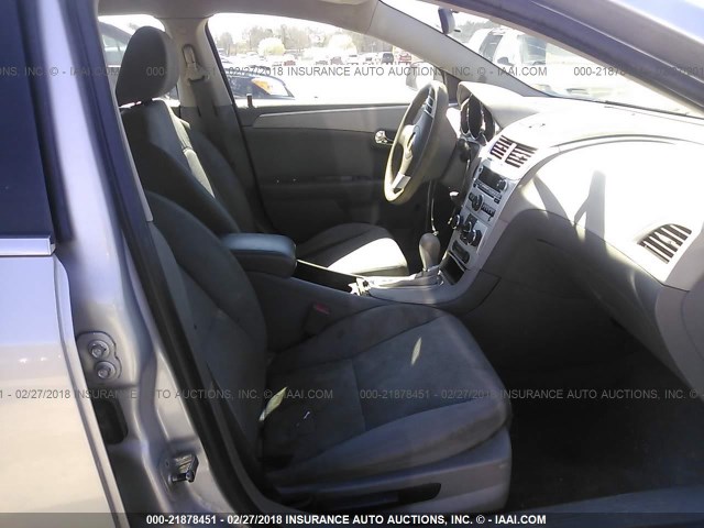 1G1ZA5E08AF283314 - 2010 CHEVROLET MALIBU LS 银色 照片 5