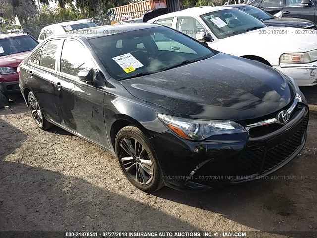 4T1BF1FK8FU059252 - 2015 TOYOTA CAMRY LE/XLE/SE/XSE Schwarz Foto 1