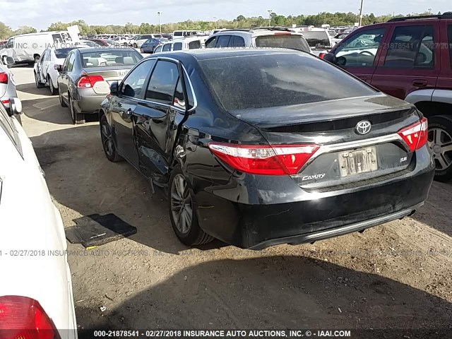 4T1BF1FK8FU059252 - 2015 TOYOTA CAMRY LE/XLE/SE/XSE Schwarz Foto 3