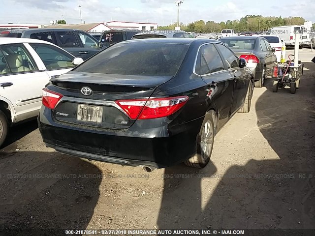 4T1BF1FK8FU059252 - 2015 TOYOTA CAMRY LE/XLE/SE/XSE BLACK photo 4