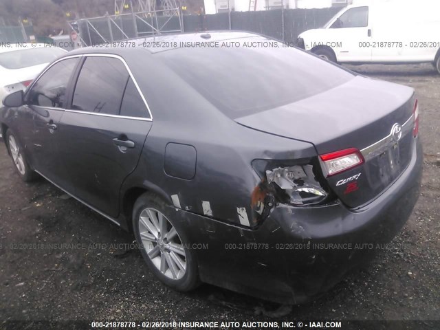 4T4BF1FK8CR270100 - 2012 TOYOTA CAMRY SE/LE/XLE GRAY photo 3