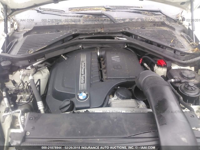 5UXZV4C53CL747116 - 2012 BMW X5 XDRIVE35I WHITE photo 10