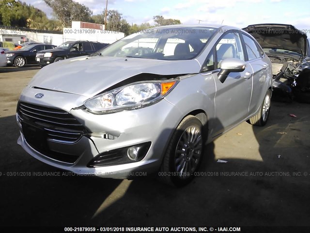 3FADP4CJ0FM190855 - 2015 FORD FIESTA TITANIUM SILVER photo 2