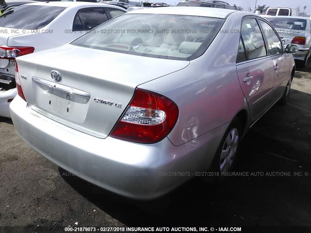 4T1BE32K73U715070 - 2003 TOYOTA CAMRY LE/XLE/SE ვერცხლისფერი ფოტო 4