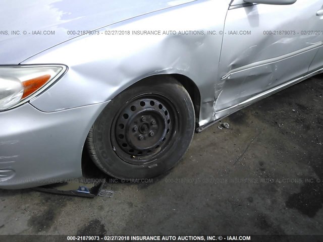 4T1BE32K73U715070 - 2003 TOYOTA CAMRY LE/XLE/SE ვერცხლისფერი ფოტო 6
