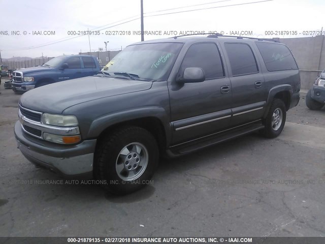 1GNFK16Z82J142360 - 2002 CHEVROLET SUBURBAN K1500 GRAY photo 2