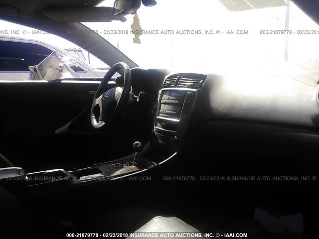 JTHBK262462017192 - 2006 LEXUS IS 250 WHITE photo 5