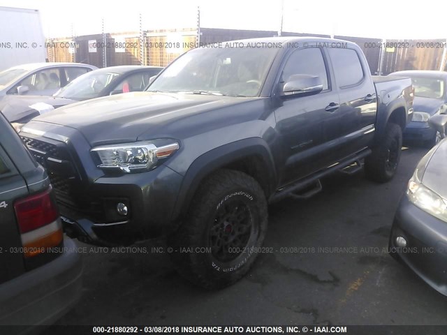 3TMCZ5AN2HM087886 - 2017 TOYOTA TACOMA DBL CAB/SR/TRDSPT/OR/PRO ნაცრისფერი ფოტო 2