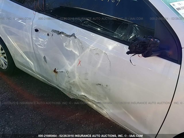 WVWAB7AJ2BW336537 - 2011 VOLKSWAGEN GOLF WHITE photo 6