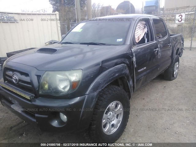 3TMJU4GN1AM093918 - 2010 TOYOTA TACOMA DOUBLE CAB PRERUNNER GRAY photo 2