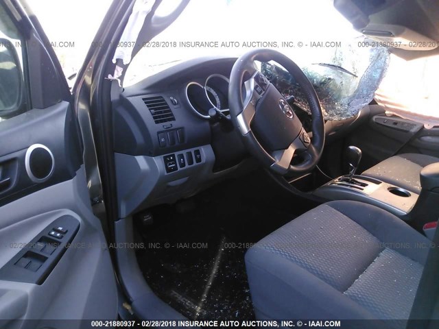 3TMLU4EN4EM156978 - 2014 TOYOTA TACOMA DOUBLE CAB GRAY photo 5