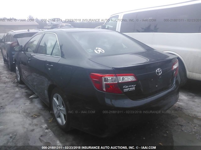 4T1BF1FK4EU363547 - 2014 TOYOTA CAMRY L/SE/LE/XLE BLACK photo 3