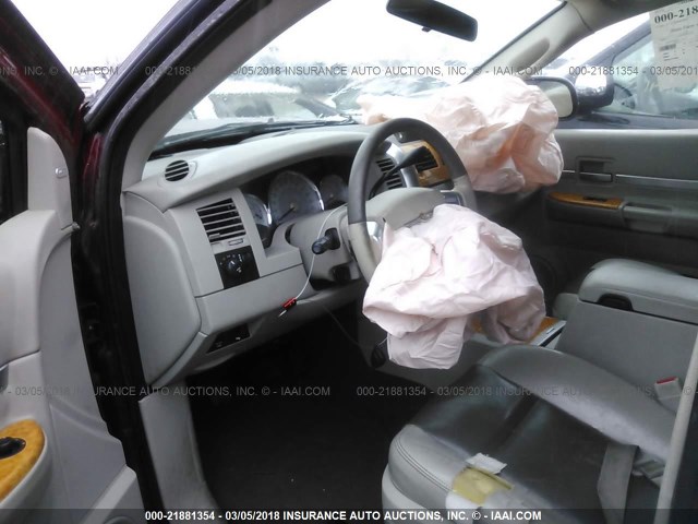 1A8HW58228F120677 - 2008 CHRYSLER ASPEN LIMITED RED photo 5