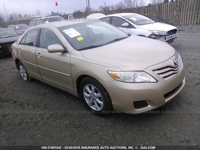 4T1BF3EKXBU203648 - 2011 TOYOTA CAMRY SE/LE/XLE GOLD photo 1