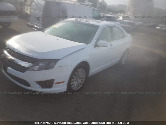 3FADP0L33AR247894 - 2010 FORD FUSION HYBRID WHITE photo 2