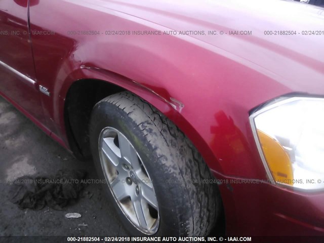 2D4FV47V76H420513 - 2006 DODGE MAGNUM SXT RED photo 6