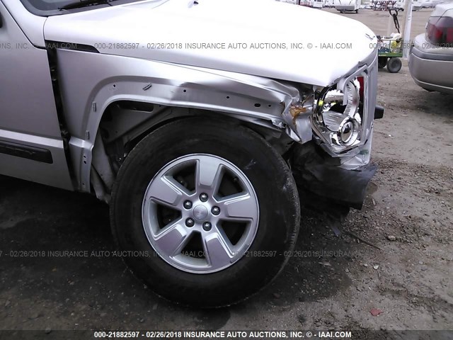 1C4PJMAK0CW189950 - 2012 JEEP LIBERTY SPORT SILVER photo 6