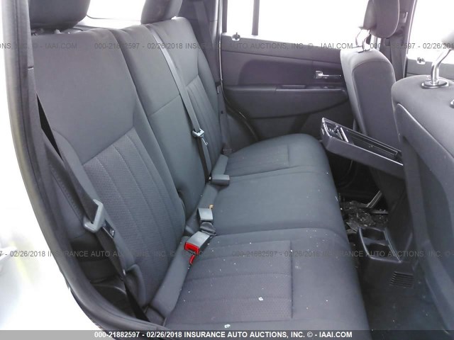 1C4PJMAK0CW189950 - 2012 JEEP LIBERTY SPORT 银色 照片 8