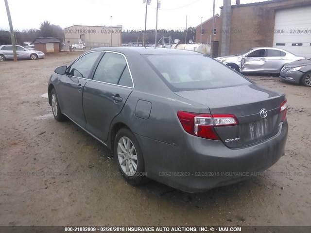 4T1BF1FKXCU633524 - 2012 TOYOTA CAMRY SE/LE/XLE GRAY photo 3