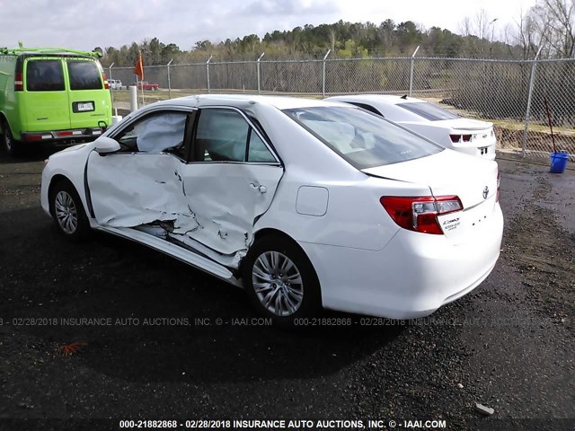 4T4BF1FK0ER421370 - 2014 TOYOTA CAMRY L/SE/LE/XLE 白色 照片 3
