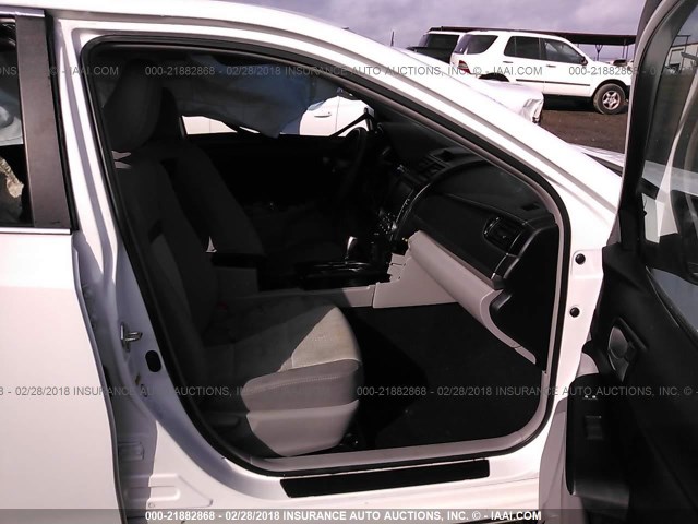 4T4BF1FK0ER421370 - 2014 TOYOTA CAMRY L/SE/LE/XLE 白色 照片 5