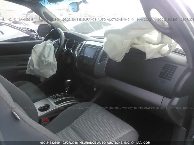 5TFJX4GN4EX034854 - 2014 TOYOTA TACOMA DOUBLE CAB 银色 照片 5