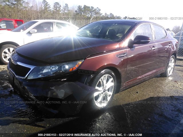 KNAGN4A73B5045584 - 2011 KIA OPTIMA EX/SX MAROON photo 2