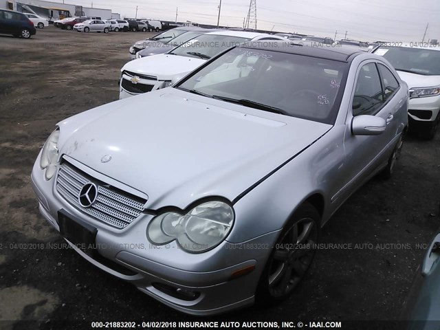 WDBRN40J75A656060 - 2005 MERCEDES-BENZ C 230K SPORT COUPE SILVER photo 2