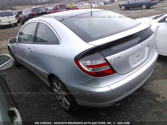 WDBRN40J75A656060 - 2005 MERCEDES-BENZ C 230K SPORT COUPE SILVER photo 3