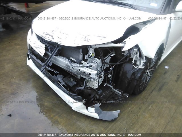 JTKJF5C72GJ017971 - 2016 TOYOTA SCION TC 白色 照片 6