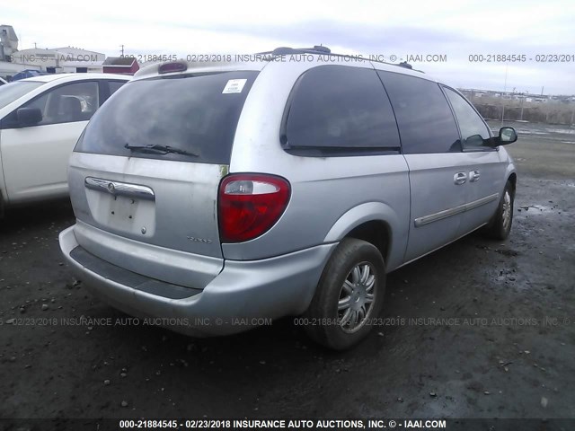 2C4GP54L35R246985 - 2005 CHRYSLER TOWN & COUNTRY TOURING SILVER photo 4