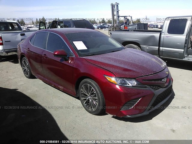 4T1B11HK4JU512500 - 2018 TOYOTA CAMRY L/LE/XLE/SE/XSE RED photo 1