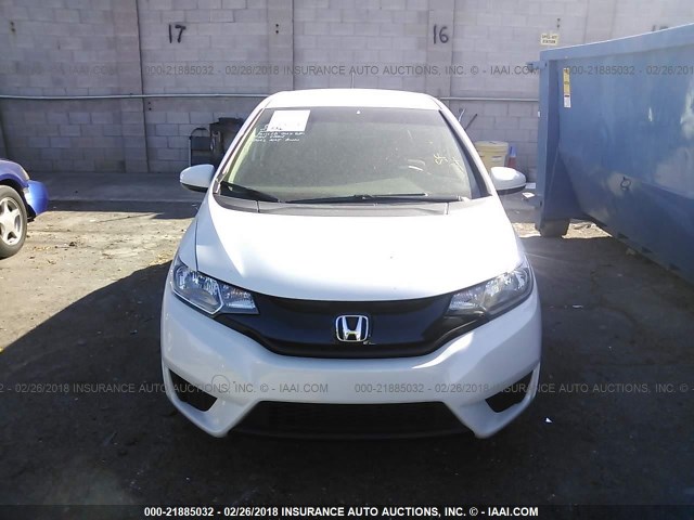 JHMGK5H53HS003818 - 2017 HONDA FIT LX WHITE photo 6