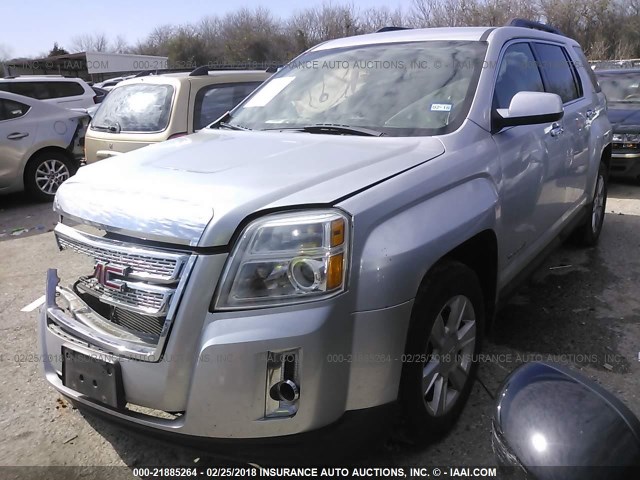 2GKALSEK1D6190152 - 2013 GMC TERRAIN SLE SILVER photo 2