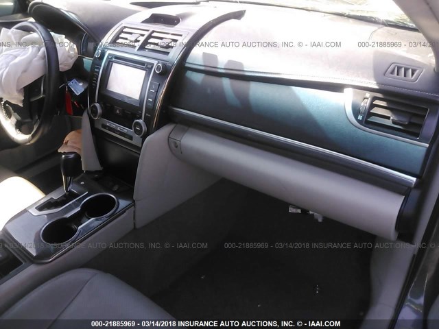 4T1BD1FK2CU015040 - 2012 TOYOTA CAMRY HYBRID/LE/XLE 灰色 照片 5