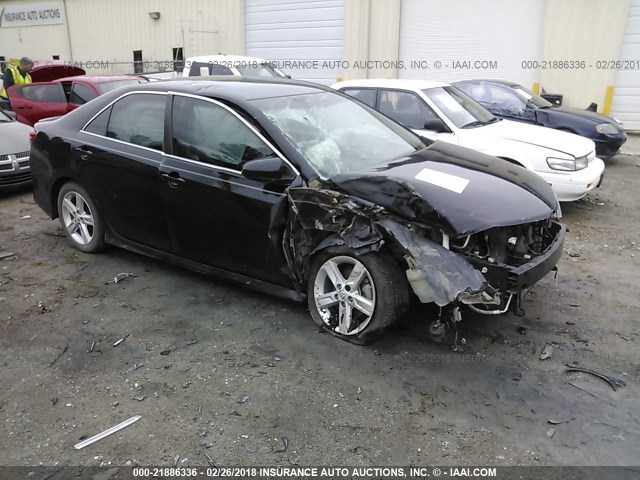 4T1BF1FK7EU746494 - 2014 TOYOTA CAMRY L/SE/LE/XLE 黑色 照片 1