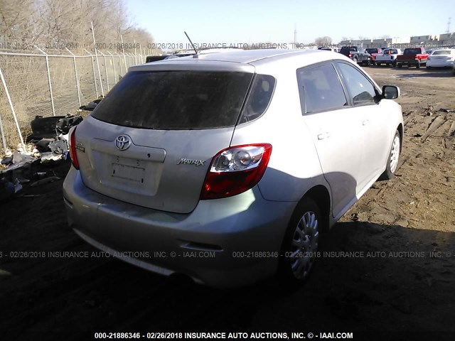 2T1KU40E39C126467 - 2009 TOYOTA COROLLA MATRIX  SILVER photo 4
