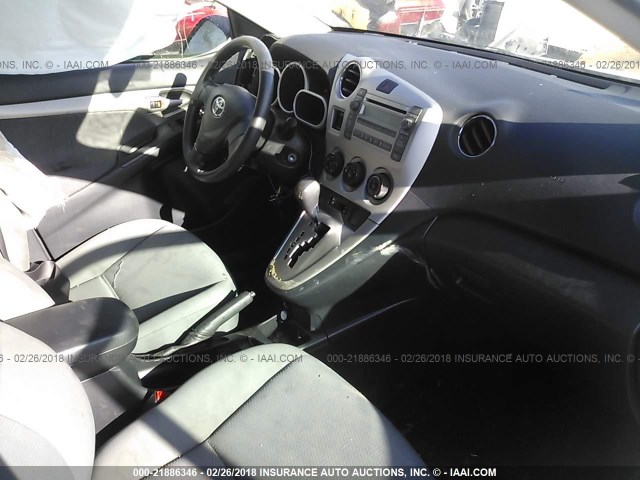 2T1KU40E39C126467 - 2009 TOYOTA COROLLA MATRIX  SILVER photo 5
