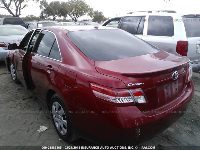 4T4BF3EK8AR018731 - 2010 TOYOTA CAMRY SE/LE/XLE RED photo 3